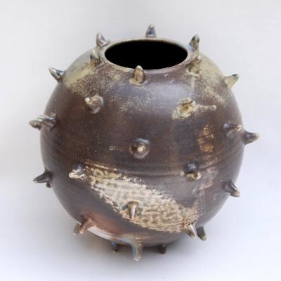 vase ronde avec piques
