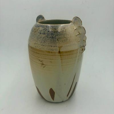 vase haute avec ailettes