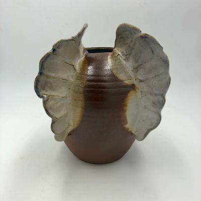 vase aux ailettes 3